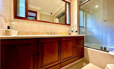 Casa para la venta en altos del Poblado