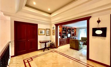 Casa para la venta en altos del Poblado