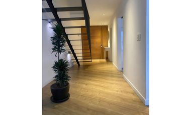 Casa en Renta Lomas I Amueblada Cochera Techada Estudio