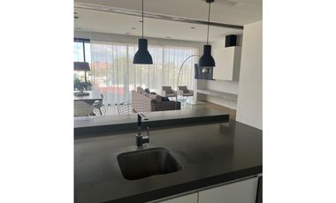 Casa en Renta Lomas I Amueblada Cochera Techada Estudio