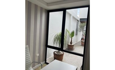 Casa en Renta Lomas I Amueblada Cochera Techada Estudio