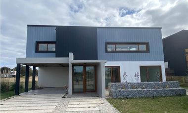 CASA EN VENTA EN COSTA ESMERALDA - ECUESTRE 139