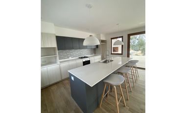 CASA EN VENTA EN COSTA ESMERALDA - ECUESTRE 139