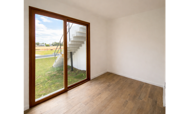 CASA EN VENTA EN COSTA ESMERALDA - ECUESTRE 139