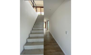 CASA EN VENTA EN COSTA ESMERALDA - ECUESTRE 139