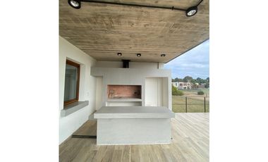 CASA EN VENTA EN COSTA ESMERALDA - ECUESTRE 139