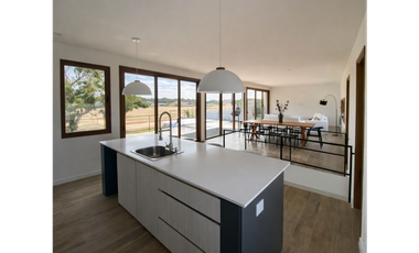 CASA EN VENTA EN COSTA ESMERALDA - ECUESTRE 139