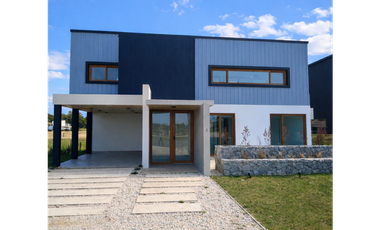 CASA EN VENTA EN COSTA ESMERALDA - ECUESTRE 139