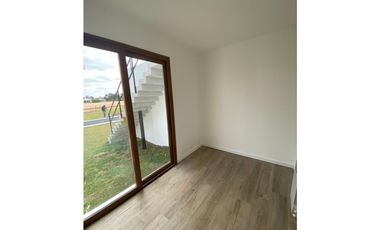 CASA EN VENTA EN COSTA ESMERALDA - ECUESTRE 139