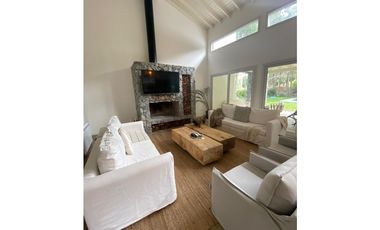 CASA EN VENTA EN COSTA ESMERALDA - MARITIMO IV 37