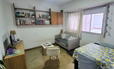 Venta 2 ambientes con cochera. Plaza Mitre