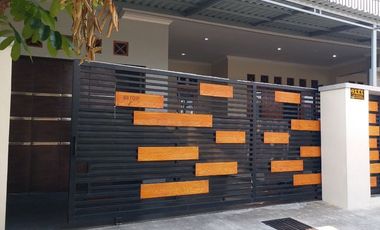 Rumah mewah 1.5 Lt include dekat Alila hotel di kota Solo