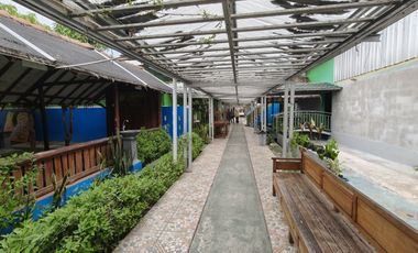 Resto Aktif Parkir Luas Strategis Tengah Kota Karanganyar