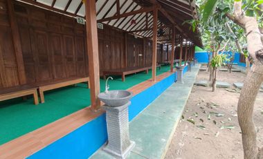 Resto Aktif Parkir Luas Strategis Tengah Kota Karanganyar