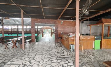 Resto Aktif Parkir Luas Strategis Tengah Kota Karanganyar