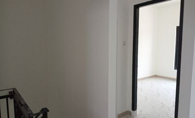 Rumah Dijual Dekat TOL/MRT Lebak Bulus  di Cluster Cirendeu,