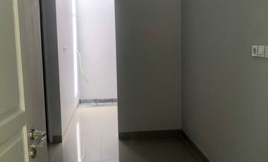 Rumah Mezanin meruya jakarta barat