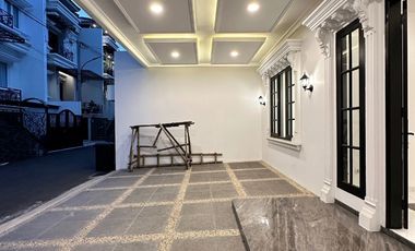 Jual rumah baru mewah eropa classic dekat TB.Simatupang