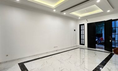 Jual rumah baru mewah eropa classic dekat TB.Simatupang