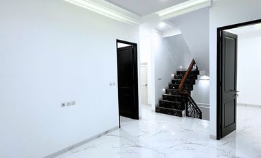 Jual rumah baru mewah eropa classic dekat TB.Simatupang
