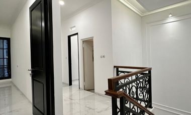 Jual rumah baru mewah eropa classic dekat TB.Simatupang