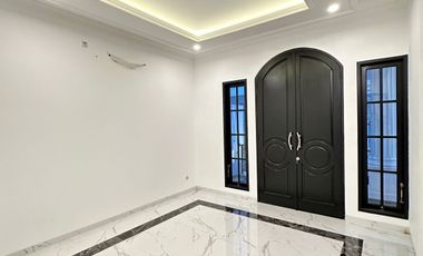 Jual rumah baru mewah eropa classic dekat TB.Simatupang