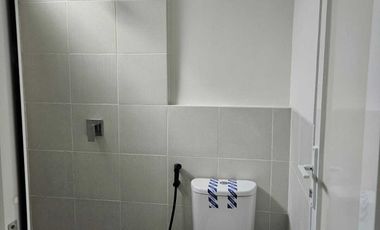 RUMAH CANTIK BARU GRESS DI PERUMAHAN AMESTA LIVING 2 LANTAI UNFURNISH