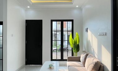 Rumah dalam minimalis classic dalam cluster Jakarta Selatan