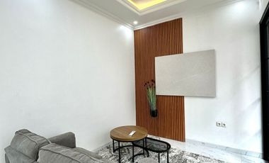 Rumah dalam minimalis classic dalam cluster Jakarta Selatan
