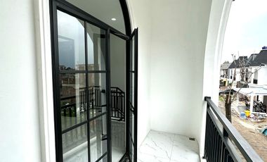 Rumah dalam minimalis classic dalam cluster Jakarta Selatan