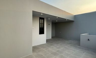 Rumah 2 Lantai plus rooftop dalam cluster Jagakarsa