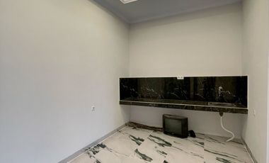 Rumah 2 Lantai plus rooftop dalam cluster Jagakarsa