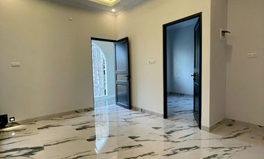 Rumah 2 Lantai plus rooftop dalam cluster Jagakarsa