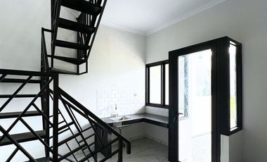 Rumah modern industrial dalam cluster kebagusan TB Simatupang