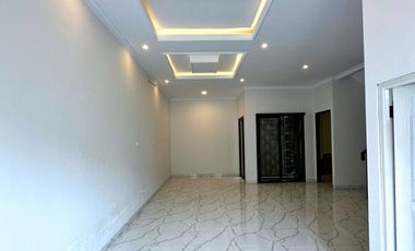 Rumah modern industrial dalam cluster kebagusan TB Simatupang