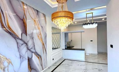 Rumah 3 lantai dan rooftop dalam cluster dekat Stasiun KRL