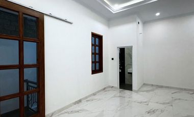 Brand new luxury house 3 lantai rooftop dalam townhouse