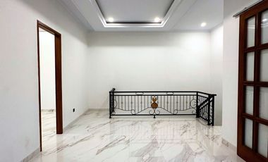 Brand new luxury house 3 lantai rooftop dalam townhouse