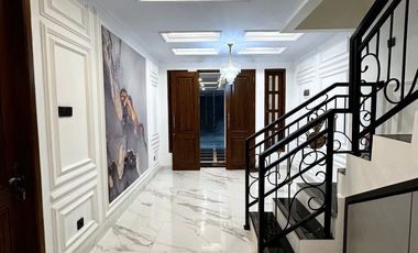 Brand new luxury house 3 lantai rooftop dalam townhouse