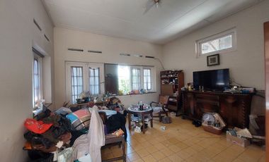 Rumah Luas Pasar Kliwon Solo Kota  Tepi Jalan Raya Strategis Ramai