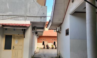 RUMAH TINGGAL + 2 BANGUNAN KOS DI TODOPOLI