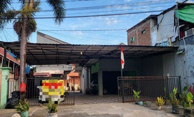 RUMAH TINGGAL + 2 BANGUNAN KOS DI TODOPOLI