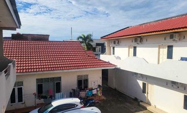 RUMAH TINGGAL + 2 BANGUNAN KOS DI TODOPOLI