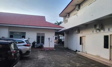 RUMAH TINGGAL + 2 BANGUNAN KOS DI TODOPOLI