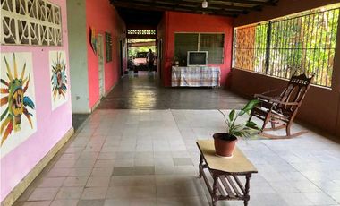 SE VENDE CASA Y TERRENO EN MONTIJO VERAGUAS