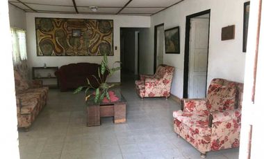 SE VENDE CASA Y TERRENO EN MONTIJO VERAGUAS