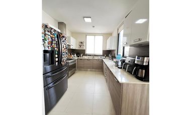 VENTA DE CASA 4 HABITACIONES EN PANAMA PACIFICO - RIVER VALLEY