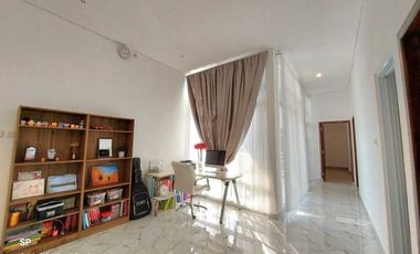 RUMAH MEWAH 2 LANTAI PRIVATE FULL FURNISHED DI MAGUWOHARJO