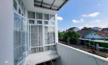RUMAH MEWAH 2 LANTAI PRIVATE FULL FURNISHED DI MAGUWOHARJO