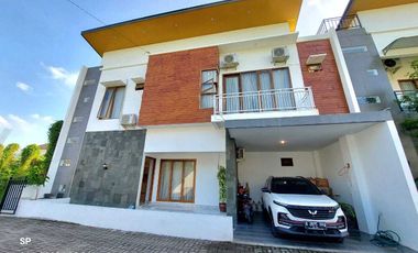 RUMAH MEWAH 2 LANTAI PRIVATE FULL FURNISHED DI MAGUWOHARJO